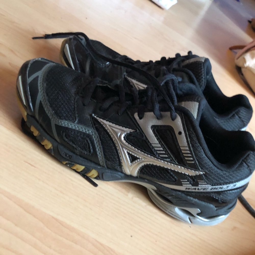 Mizuno Volleyball Shoes